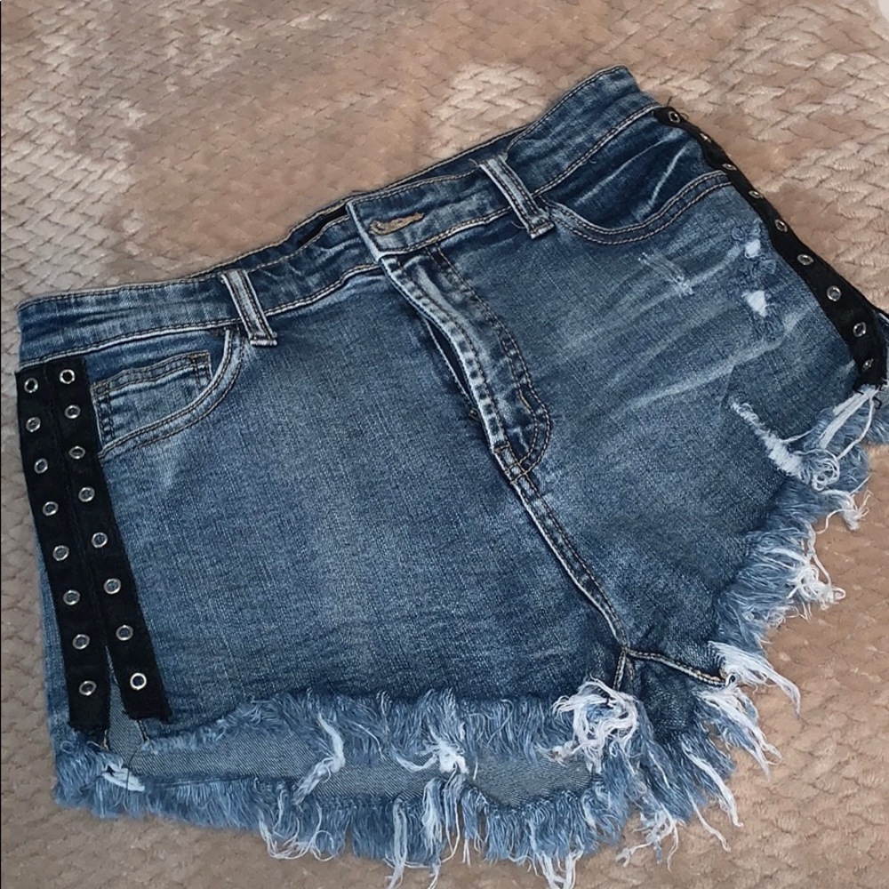 forever 21 distressed jean shorts